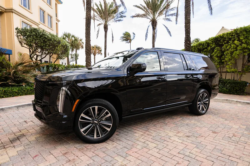 2025 Cadillac Escalade ESV view 3